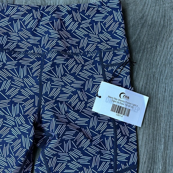 Navy hay stacks pocket light n tight hi rise 7/8 24” leggings - Picture 2 of 2